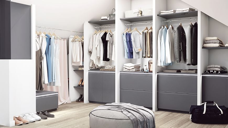 Une chambre moderne sous les toits