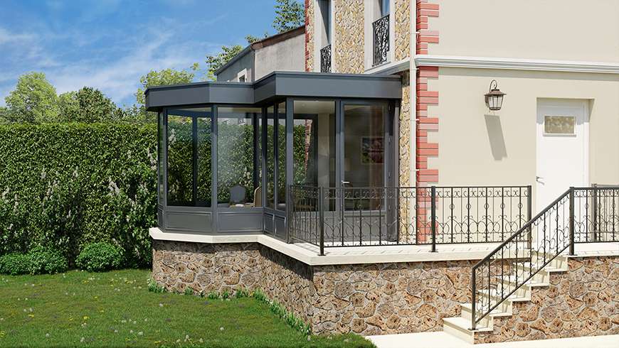 Une véranda à toiture plate