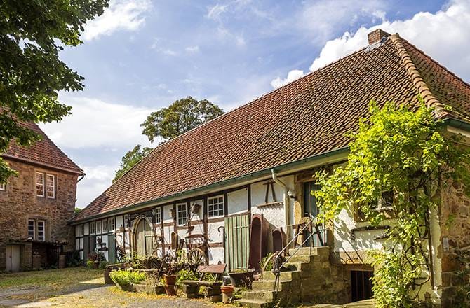 Rénover une ferme : la cour, un avantage
