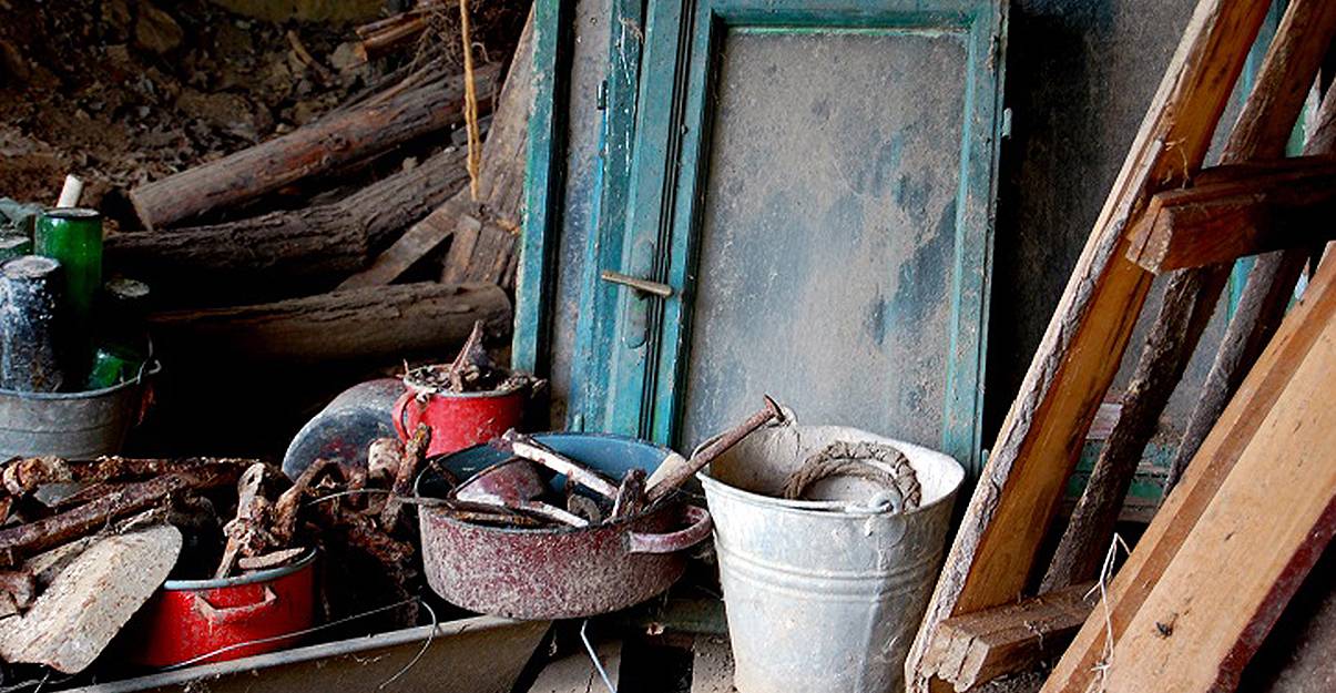 Rénovation de cave : première étape avant les travaux, débarrasser !