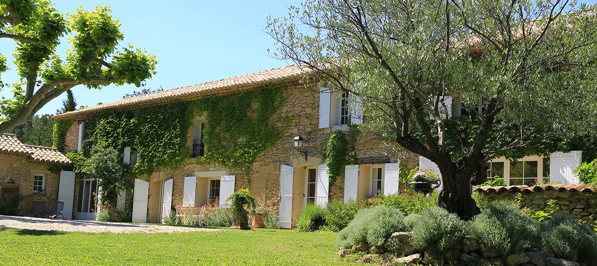 Rénover un mas provençal : exploiter les beaux volumes  