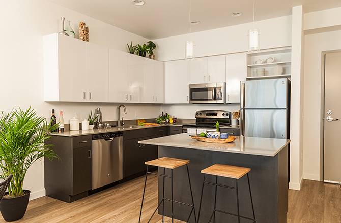 Îlot de cuisine blanc