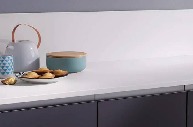 Plan de travail et crédence en résine