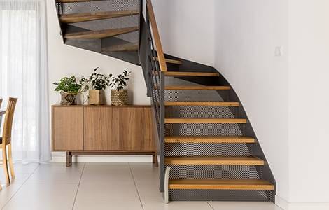 Escalier pour combles : quart tournant ou deux quarts tournant