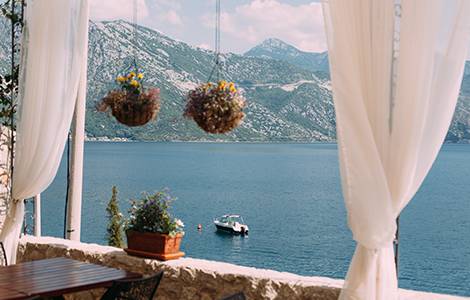 Vis à vis balcon : Installer des rideaux