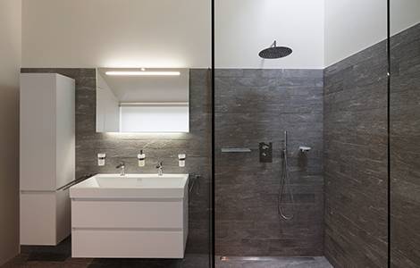 Les panneaux muraux, idéaux pour habiller une douche à l’italienne