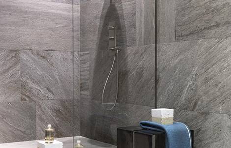 Revêtement mural de douche : les pierres naturelles 
