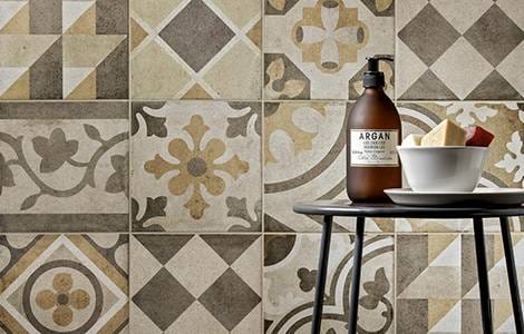 Revêtement mural de douche : le carreau de ciment 