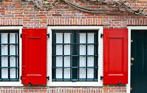 Les volets battants pleins