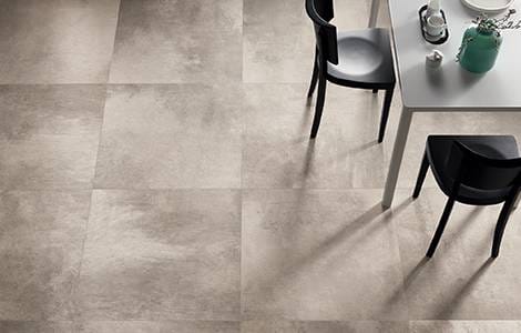 Carrelage sol intérieur : au sol ou au mur ?