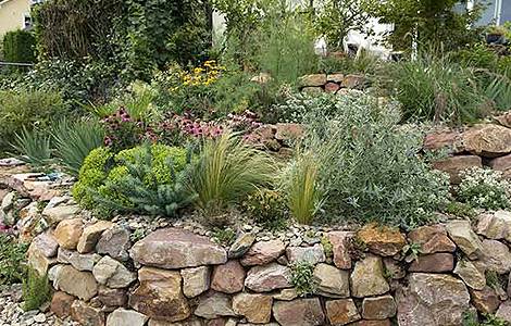 Mur de soutènement en roche