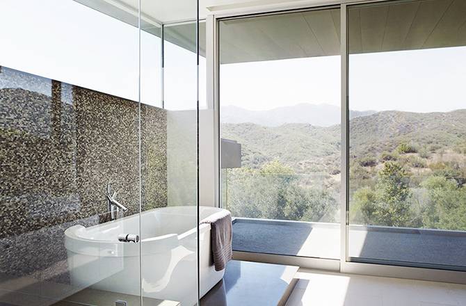 Choisir une baie vitrée : ouverture sur le paysage