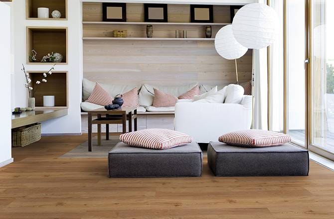 Choisir un sol en PVC : imitation parquet chêne brun