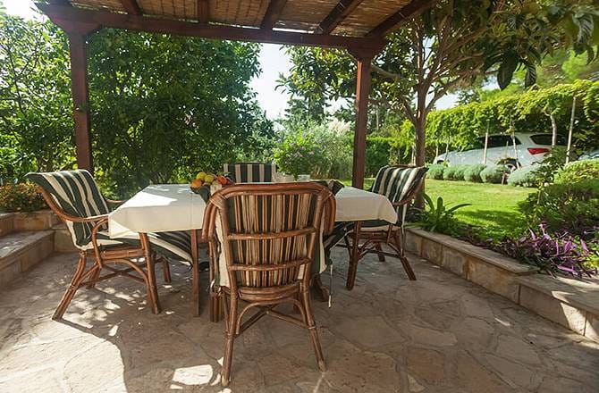 Terrasse couverte et pergola