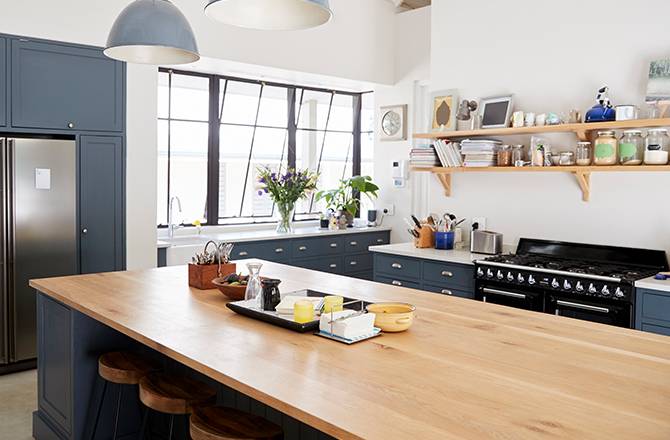 Plan de travail en stratifié imitation bois