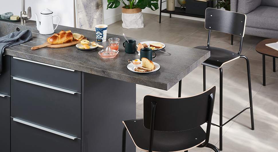 Plan de travail gris volcan en résine – Lapeyre