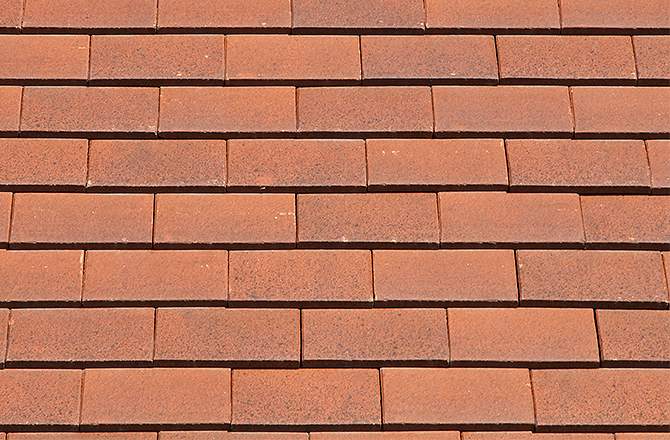 toiture en tuile plate