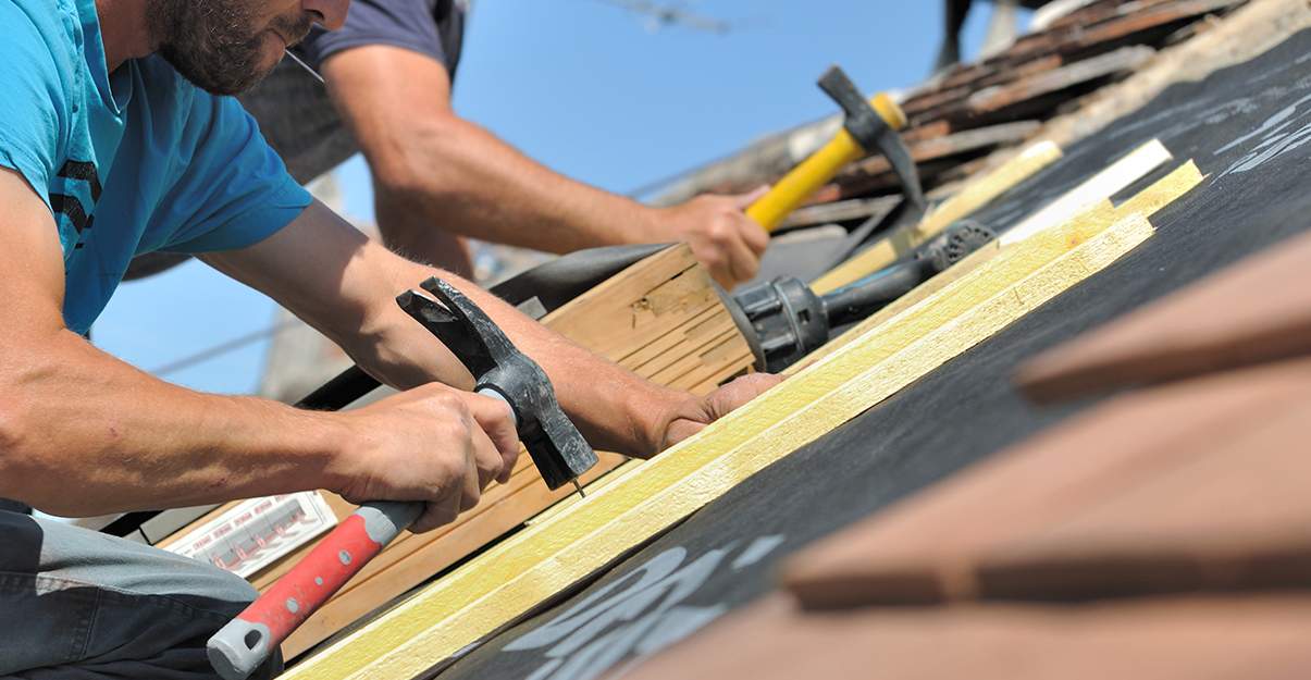 Rénovation de toiture : le domaine du couvreur