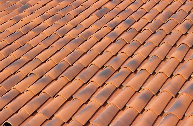 toiture en tuile canale