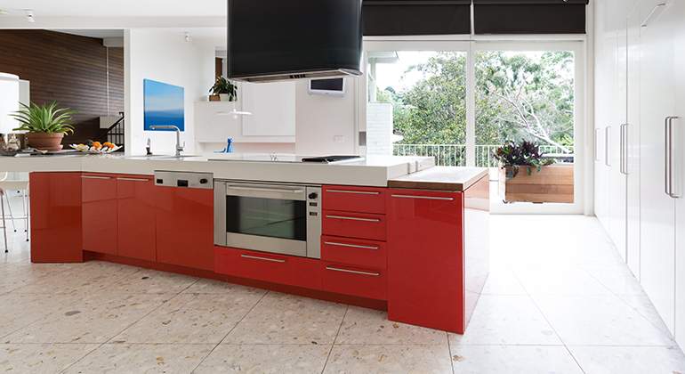 cuisine blanche ambiance verre