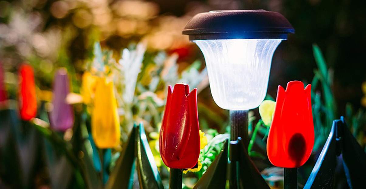 Illuminer un jardin : les lampes solaires