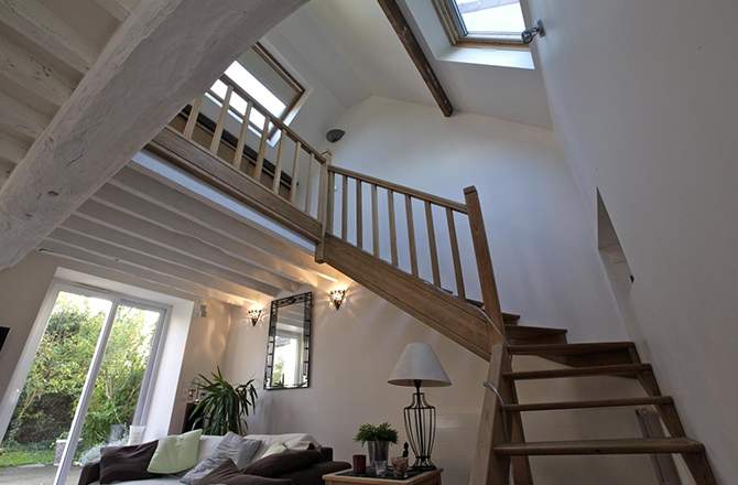 décoration combles : le choix de l'escalier