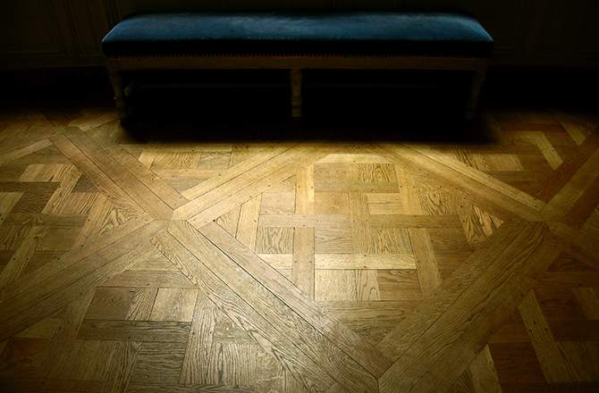 Rénovation intérieur maison ancienne : un beau parquet à sublimer