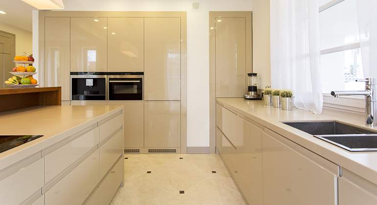 cuisine beige lumineuse