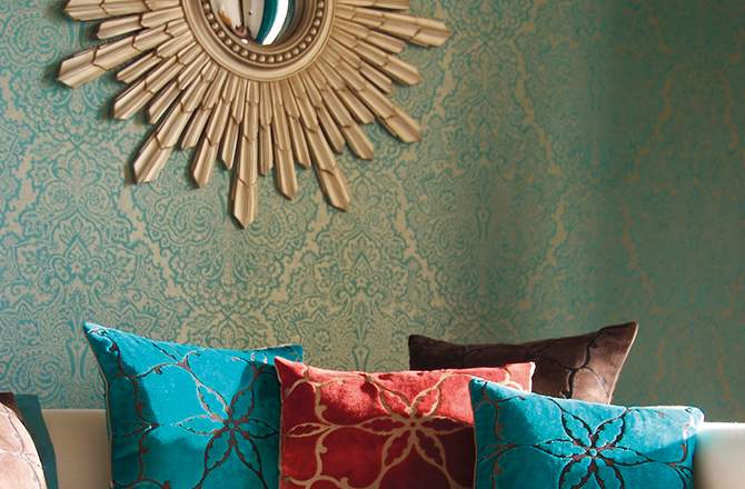 Rénovation intérieur maison ancienne : papier peint ethnique chic