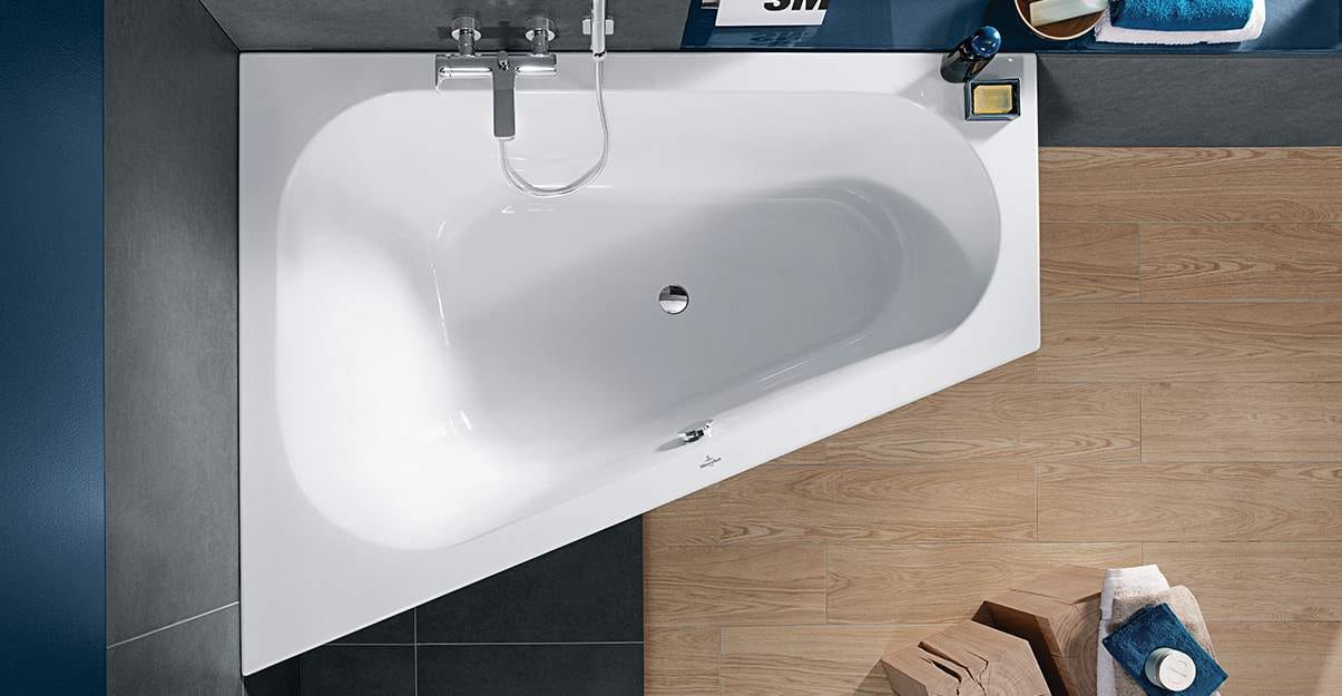 Baignoire asymétrique pour petite salle de bain