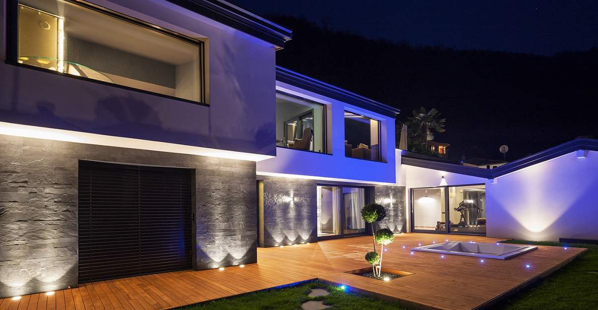 Choisir ses éclairages extérieurs : la scénarisation