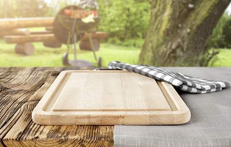 plancha à découper à l'extérieur