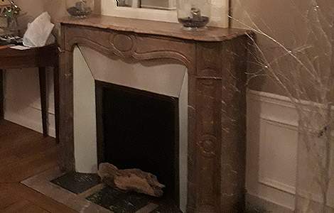 Rénovation intérieur maison ancienne : la cheminée, objet de déco à part entière