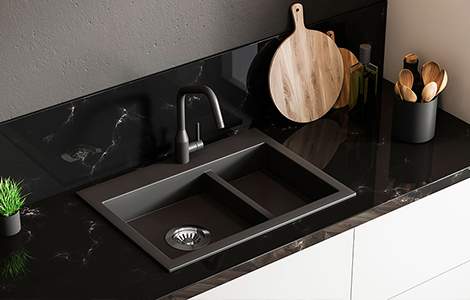 Mitigeur sur plan de travail noir