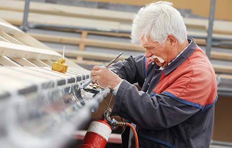 L'artisan zingueur, expert de l’étanchéité de toiture