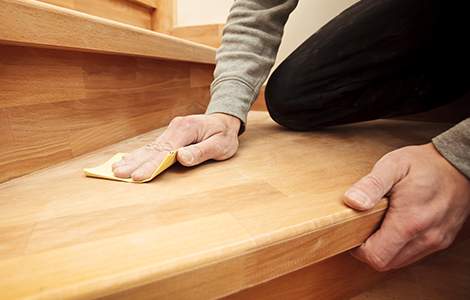 Finition d’un escalier sur mesure