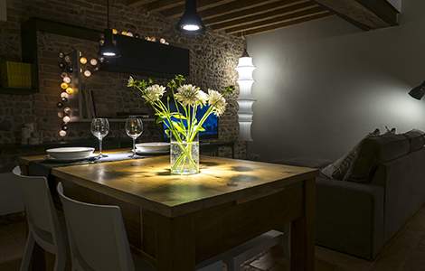 Plusieurs sources de lumière pour une ambiance intimiste