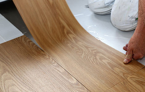 Choisir un sol en PVC : le format lame