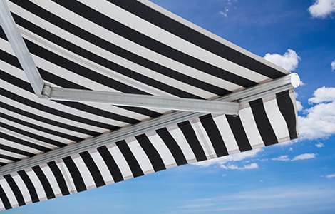 Le store à semi-coffre