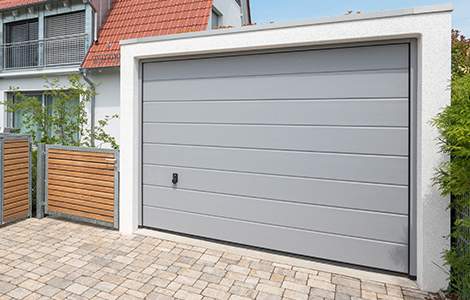 La porte de garage en acier