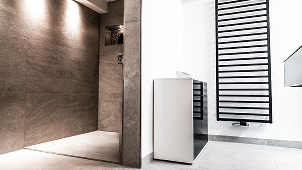 Une salle de bain confortable, adaptée et sécurisée