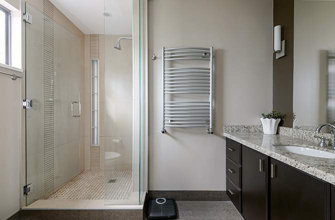 La douche rectangulaire, parfaite pour les grands formats