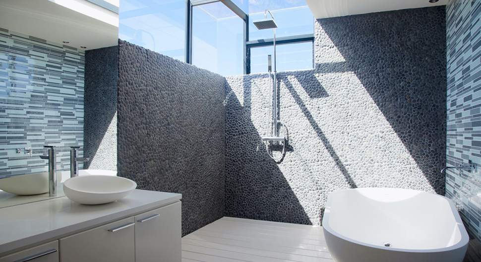 Comment rendre sa salle de bain lumineuse naturellement ?