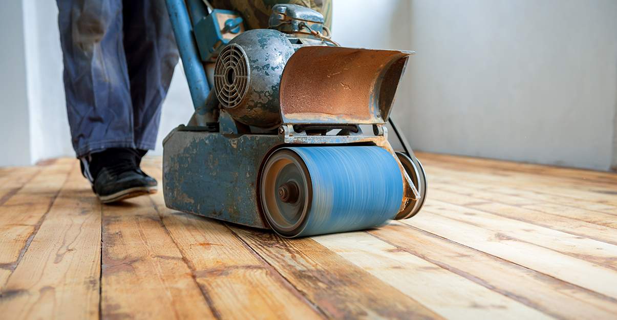 Rénovation parquet et ponçage : vérifier la couche d'usure