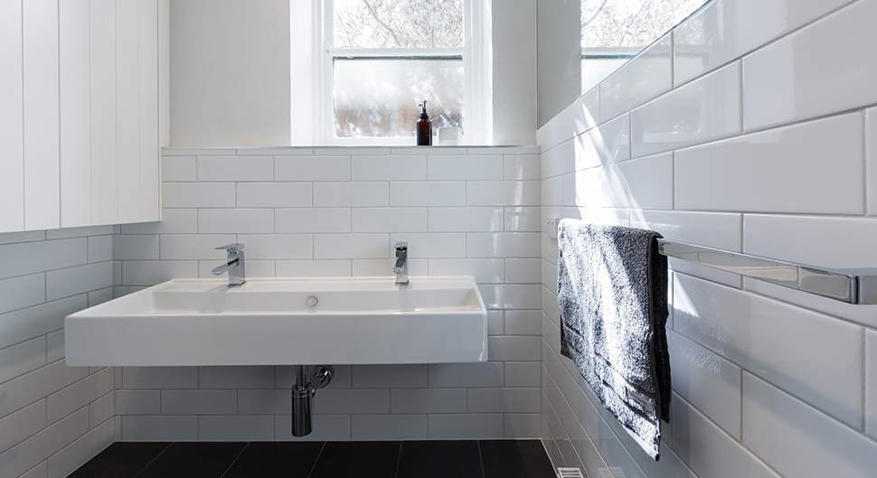 Rénover un carrelage de salle de bain