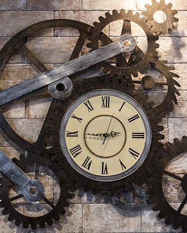 Style industriel - vieille horloge - Saint-Gobain.fr