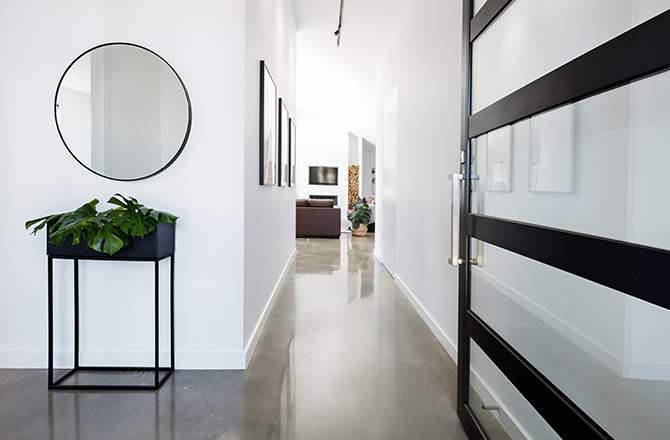 Béton ciré brillant pour des jeux de lumière design