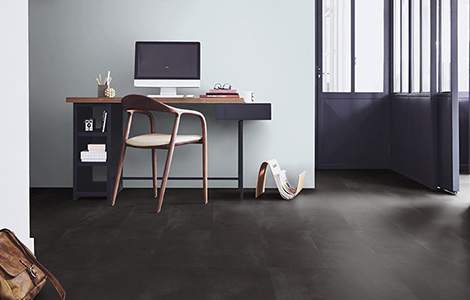 Dalle vinyle pour sol industriel