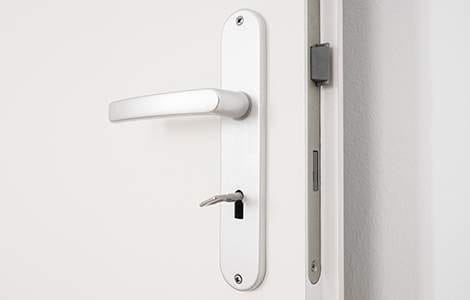 Poignée béquille sur plaque