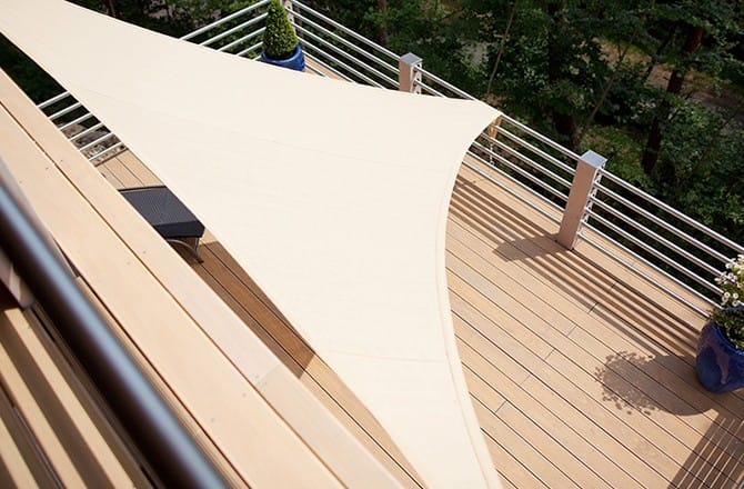 Maison exposée plein sud et voile d’ombrage